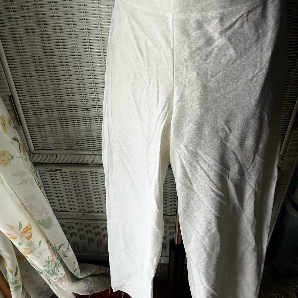 Chic Eileen Fisher White Trousers